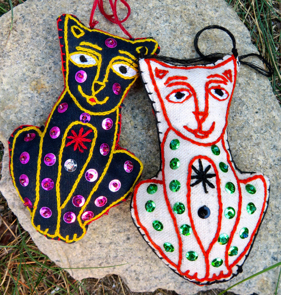 Ornament: Cat Lovers
